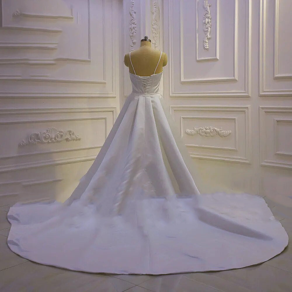 Women's Sweetheart Neck Sleeveless Court Train Wedding Dress