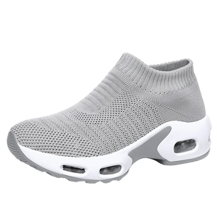 Women's Mesh Round Toe Slip-On Closure Breathable Sports Shoes