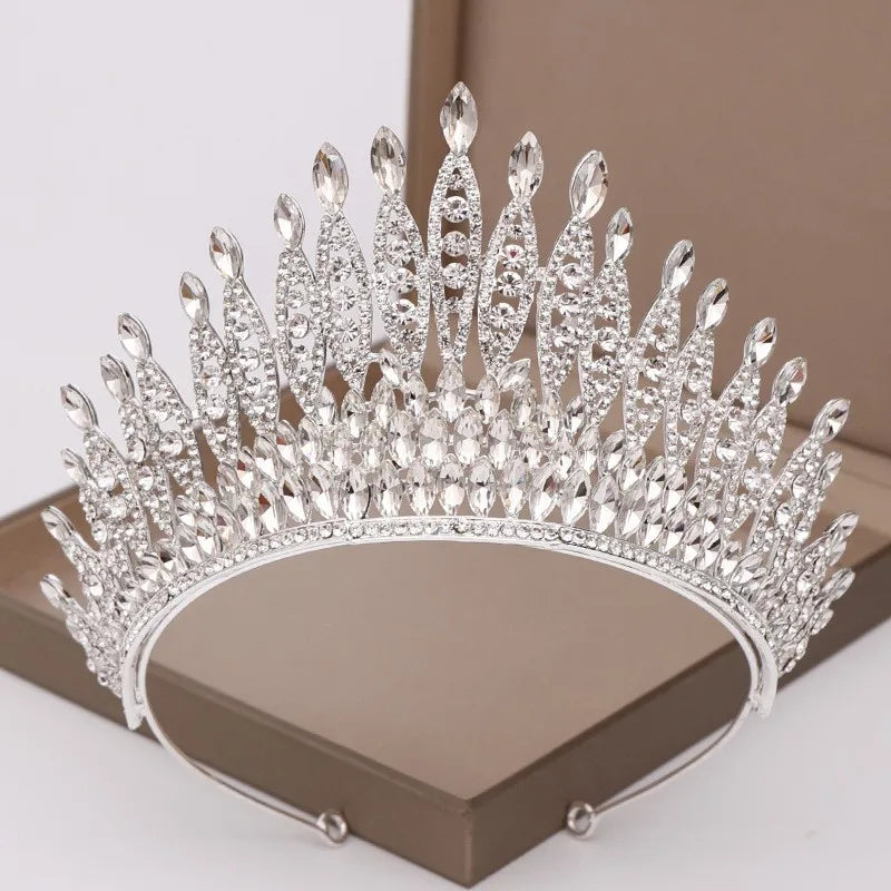 Women's Zinc Alloy Plant Pattern Tiaras Bridal Classic Crown