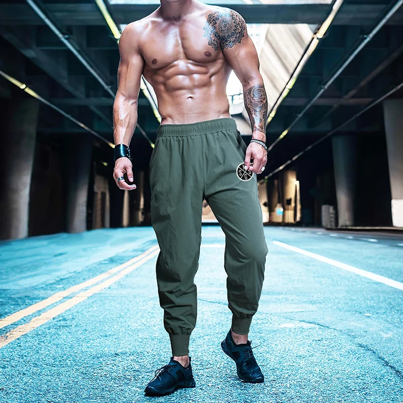 Men's Polyester Drawstring Closure Breathable Sports Trousers