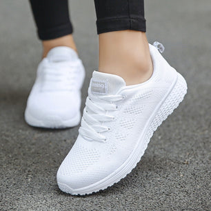 Women's Mesh Round Toe Lace-up Closure Breathable Sport Sneakers