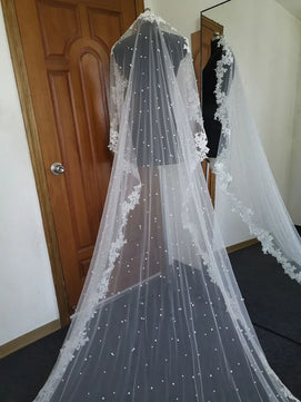 Women's Polyester Applique Edge One-Layer Cathedral Wedding Veils