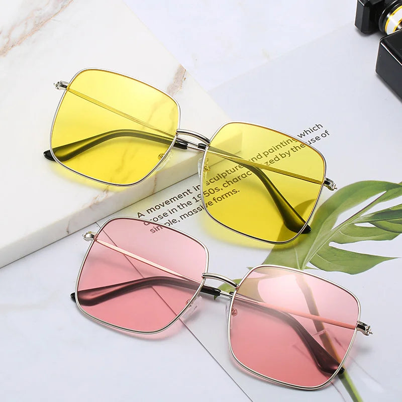 Women's Alloy Frame Acrylic Lens Square Shaped Vintage Sunglasses