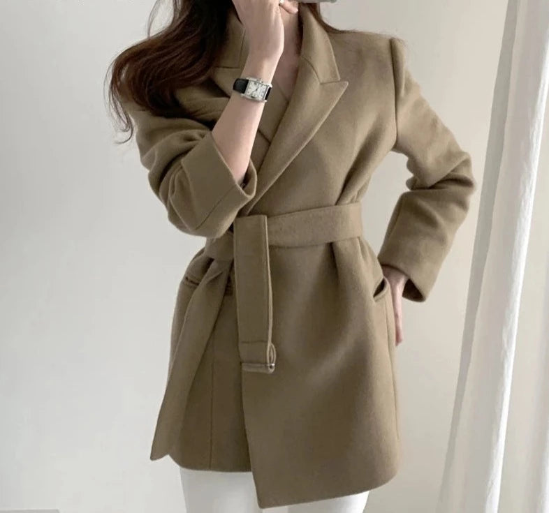 Women's Polyester Notched Collar Full Sleeves Casual Wear Blazer