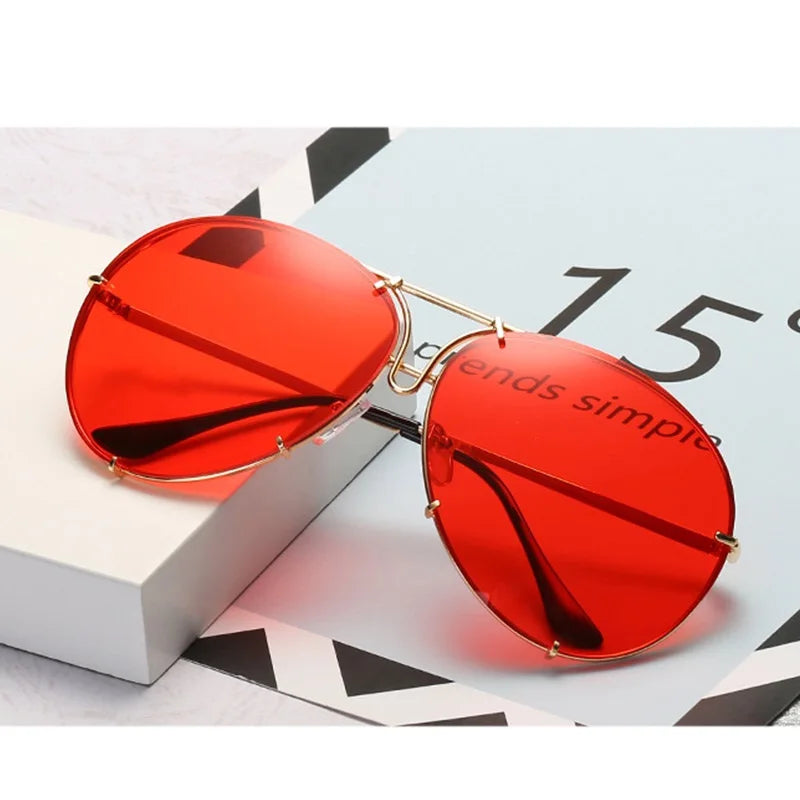 Women's Alloy Frame Acrylic Lens Oval Shaped Trendy Sunglasses