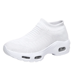 Women's Mesh Round Toe Slip-On Closure Breathable Sports Shoes