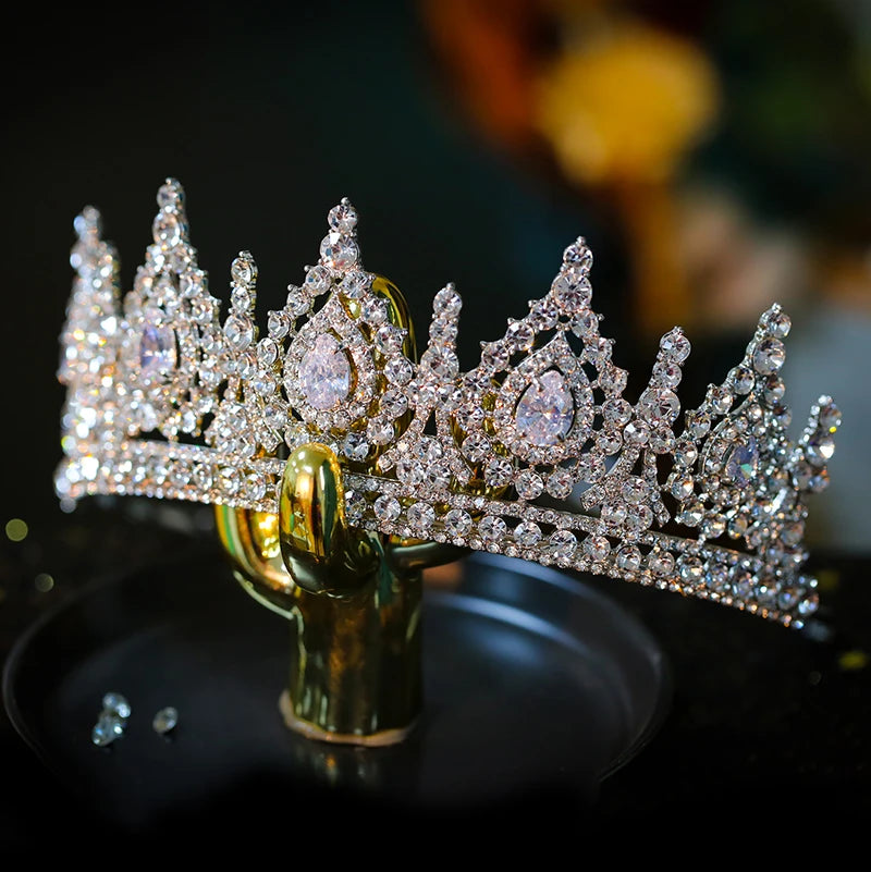 Women's Zinc Alloy Plant Pattern Tiaras Bridal Classic Crown