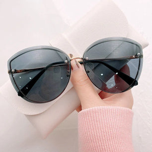 Women's Cat Eye Alloy Frame Resin Lens Trendy Shades Sunglasses