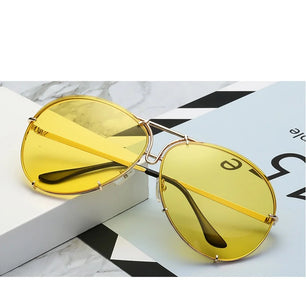 Women's Alloy Frame Acrylic Lens Oval Shaped Trendy Sunglasses