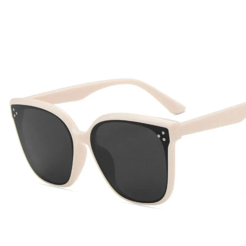 Women's Cat Eye Resin Frame Plastic Lens UV400 Luxury Sunglasses