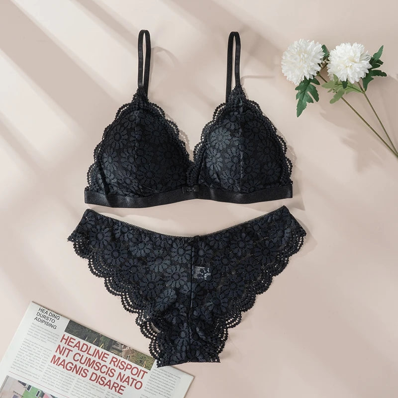 Women's Spaghetti Strap Lace Back Closure Push-Up Bra With Panties