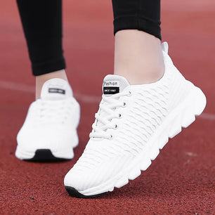 Women's Mesh Round Toe Lace-Up Closure Breathable Casual Sneakers