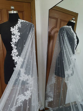 Women's Polyester Applique Edge One-Layer Cathedral Wedding Veils