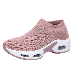 Women's Mesh Round Toe Slip-On Closure Breathable Sports Shoes