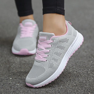 Women's Mesh Round Toe Lace-up Closure Breathable Sport Sneakers