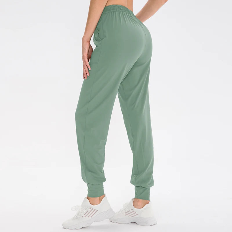 Women's Polyester Drawstring Closure Solid Pattern Yoga Trousers