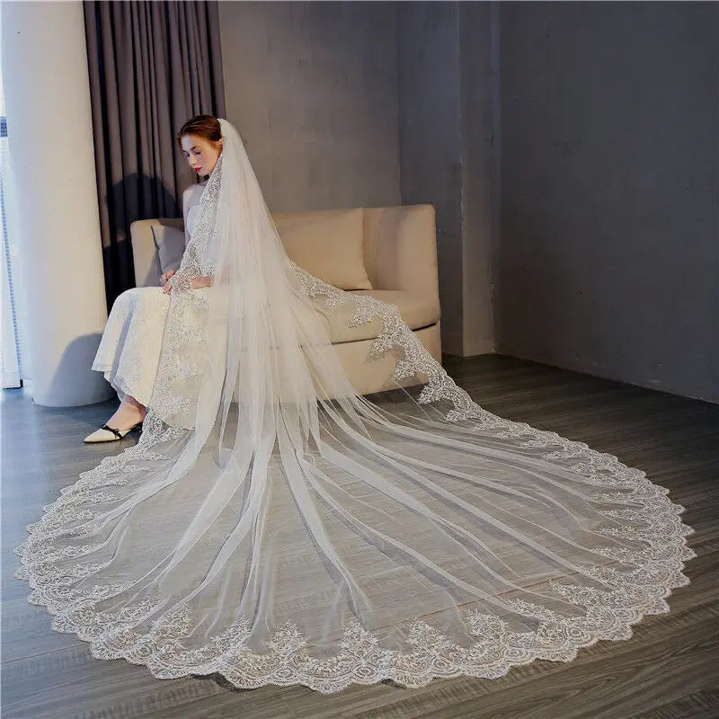 Women's Polyester Lace Edge One-Layer Cathedral Wedding Veils