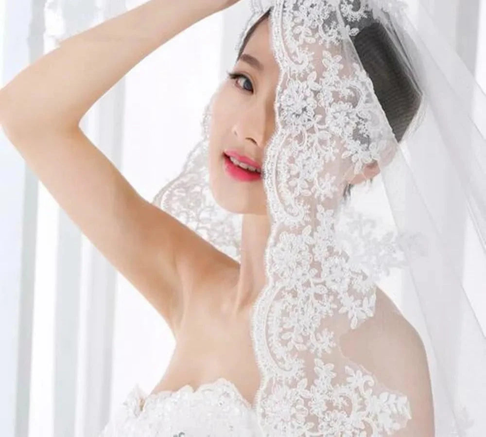 Women's Polyester Lace Edge One-Layer Cathedral Wedding Veils