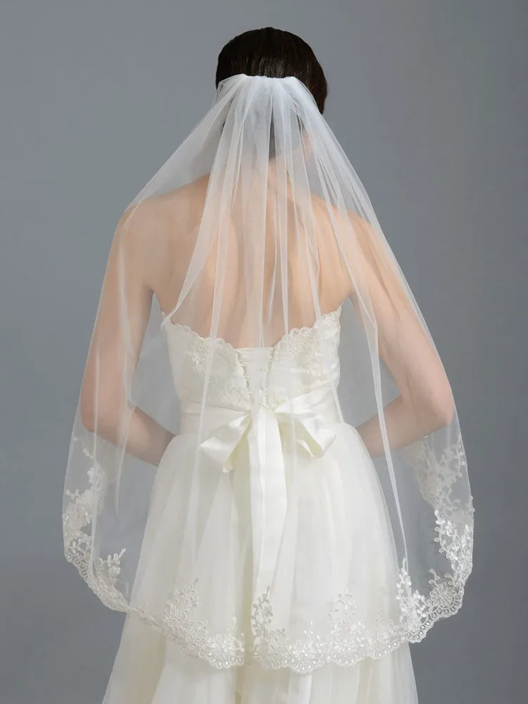 Women's Polyester Lace Edge One-Layer  Fingertip Wedding Veils