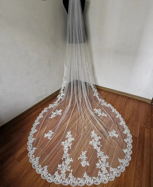 Women's Polyester Lace Edge One-Layer Cathedral Wedding Veils