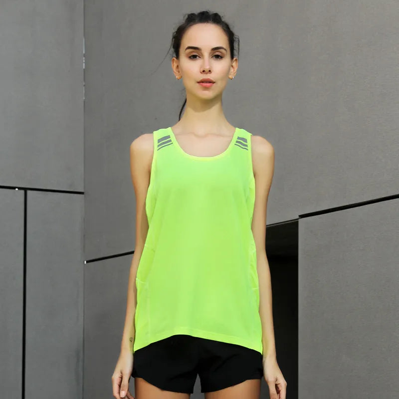 Women's Nylon O-Neck Sleeveless Breathable Yoga Gym Wear Tops