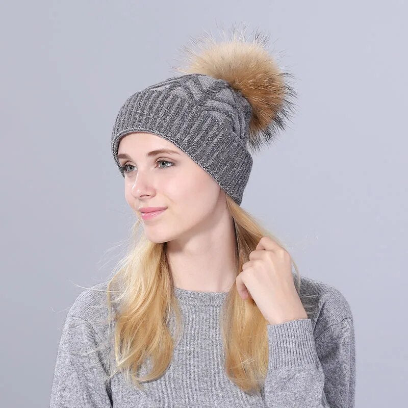 Women's Wool Solid Pattern Casual Wear Knitted Winter Warm Hat