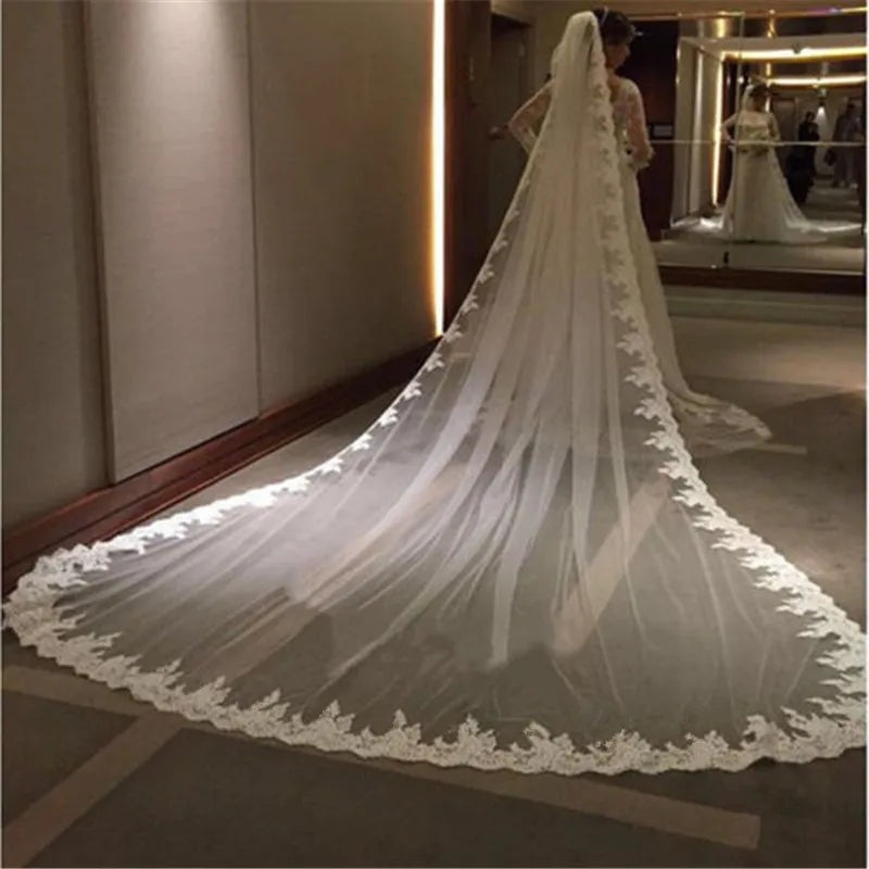 Women's Polyester Lace Edge One-Layer Cathedral Wedding Veils