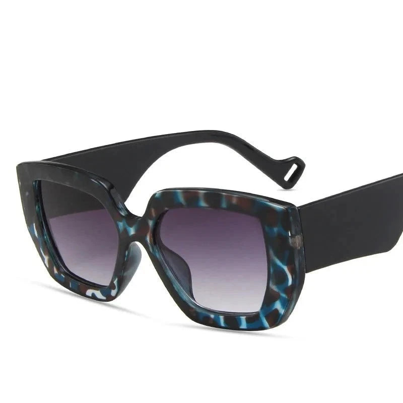 Women's Resin Frame Polycarbonate Lens Square Shaped Sunglasses