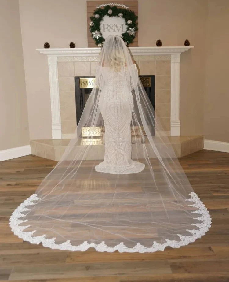 Women's Polyester Lace Edge One-Layer Cathedral Wedding Veils