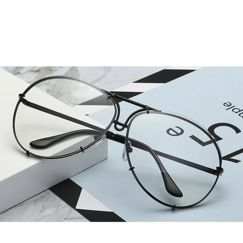 Women's Alloy Frame Acrylic Lens Oval Shaped Trendy Sunglasses