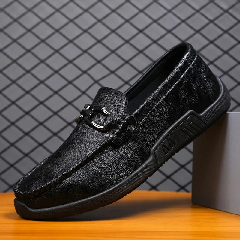 Men's PU Round Toe Slip-On Closure Solid Pattern Casual Shoes