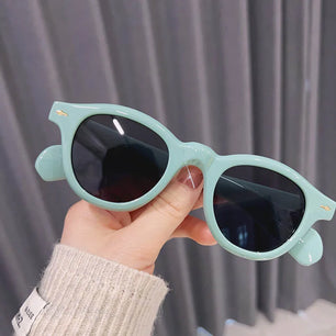 Women's Resin Frame Plastic Lens Round Shaped Trendy Sunglasses