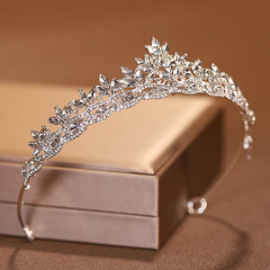 Women's Zinc Alloy Plant Pattern Tiaras Bridal Classic Crown