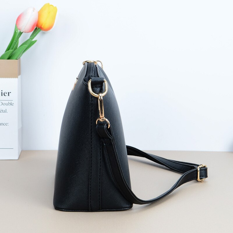 Women's PU Leather Zipper Closure Solid Pattern Shoulder Bag