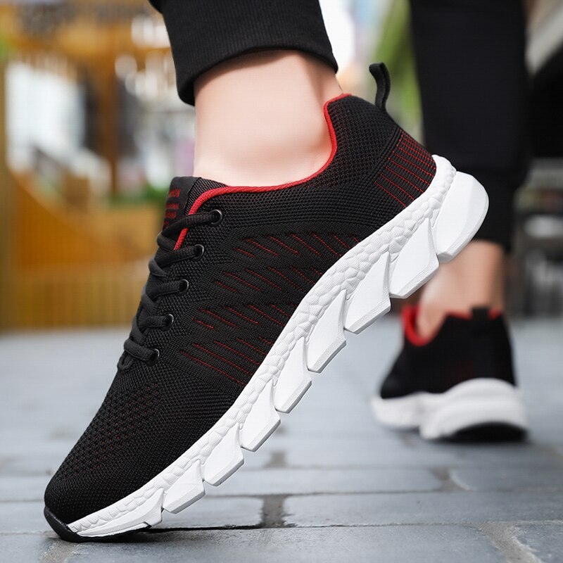 Men's Mesh Breathable Lace-Up Closure Running Sports Sneakers