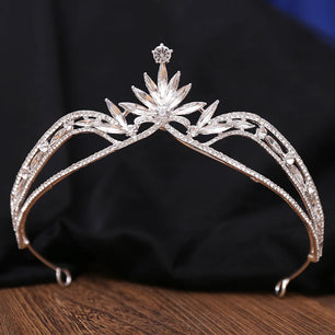 Women's Zinc Alloy Plant Pattern Tiaras Bridal Classic Crown