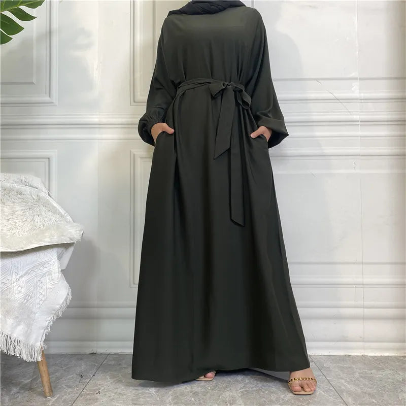 Women's Arabian Polyester Full Sleeve Solid Pattern Casual Abaya