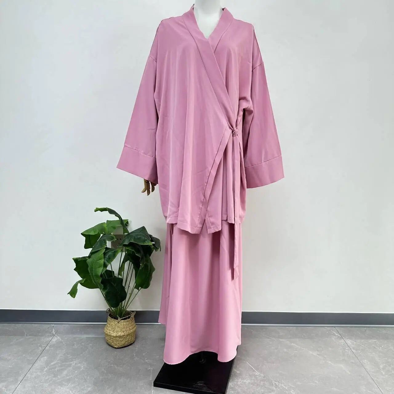 Women's Arabian Polyester Full Sleeve Solid Pattern Casual Abaya