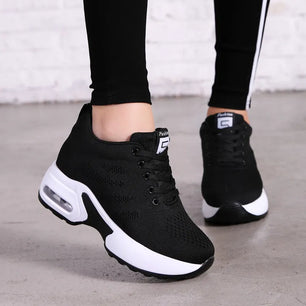 Women's Mesh Round Toe Lace-Up Closure Breathable Casual Shoes