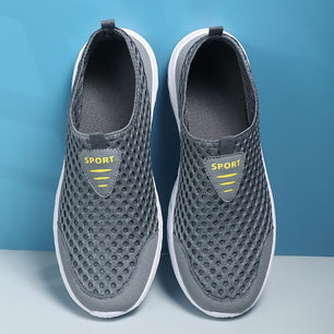 Men's Mesh Round Toe Slip-On Breathable Outdoor Sports Shoes