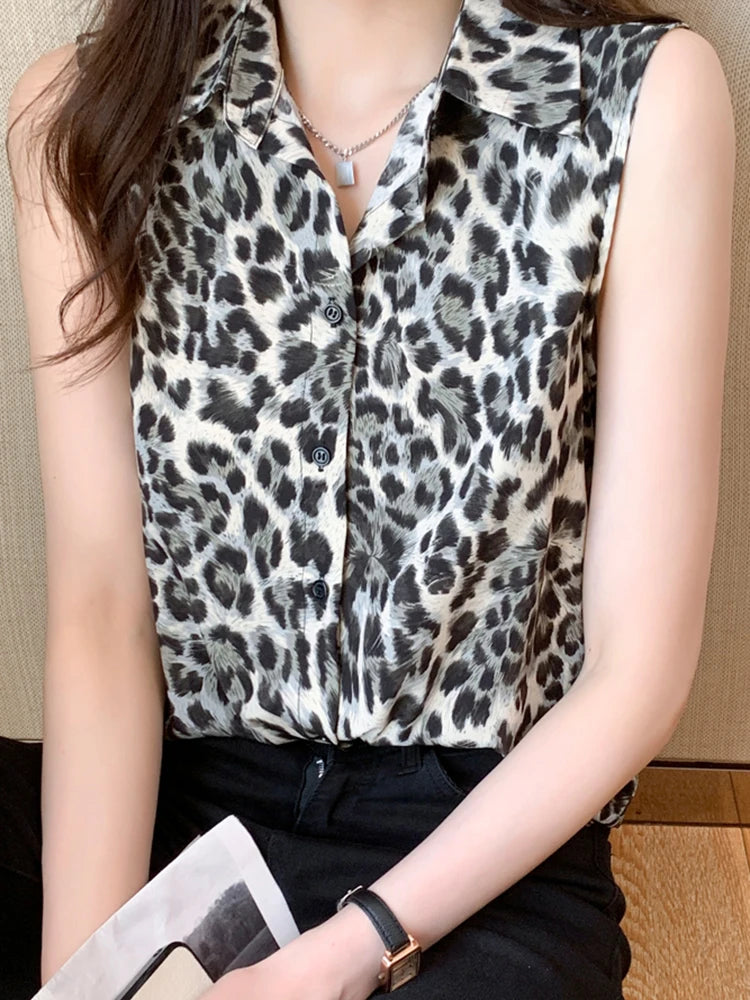 Women's Polyester Turn-Down Collar Sleeveless Leopard Blouse