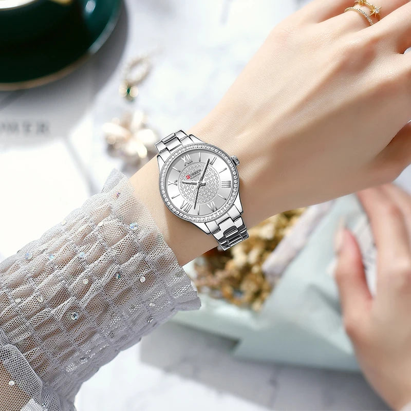 Women's Alloy Case Folding Clasp Round Waterproof Quartz Watch