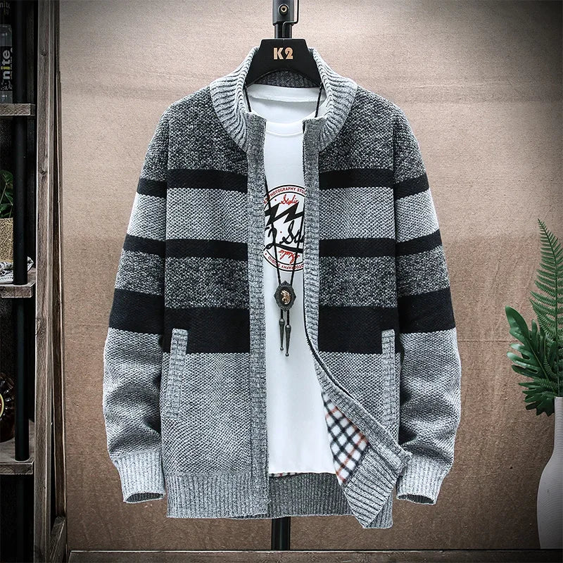 Men's Wool Stand Collar Full Sleeves Zipper Closure Casual Sweater