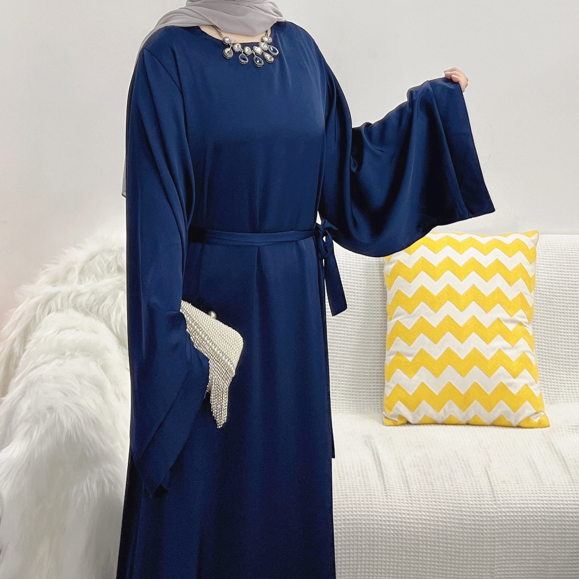 Women's Arabian Polyester Full Sleeves Solid Pattern Casual Abaya