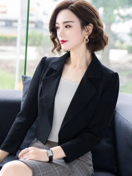 Women's Notched Polyester Full Sleeves Solid Pattern Blazer