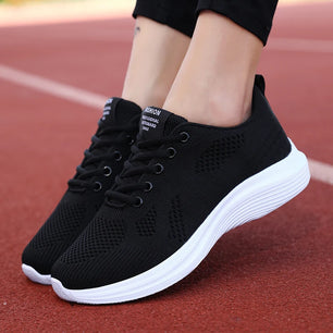 Women's Mesh Round Toe Lace-Up Closure Breathable Sports Sneakers