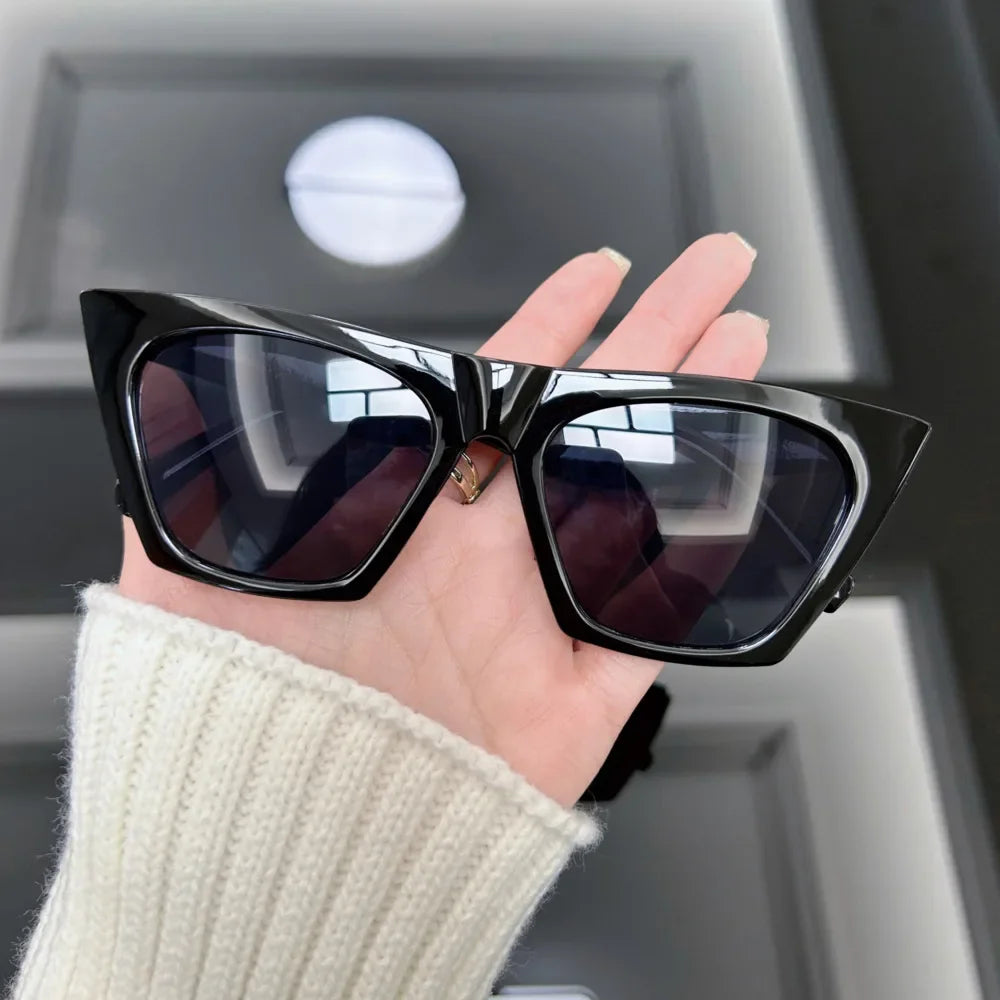 Women's Cat Eye Plastic Frame Resin Lens Luxury Hip Hop Sunglasses