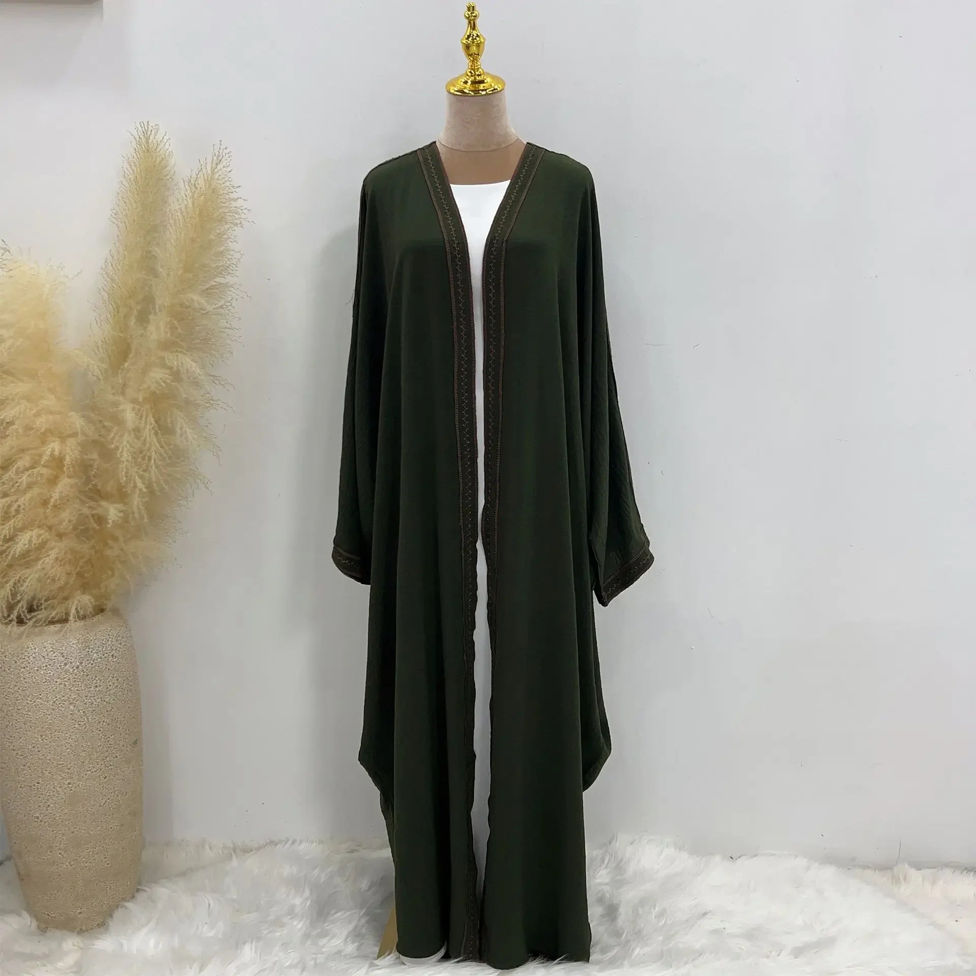 Women's Arabian Polyester Full Sleeve Plain Pattern Elegant Abaya