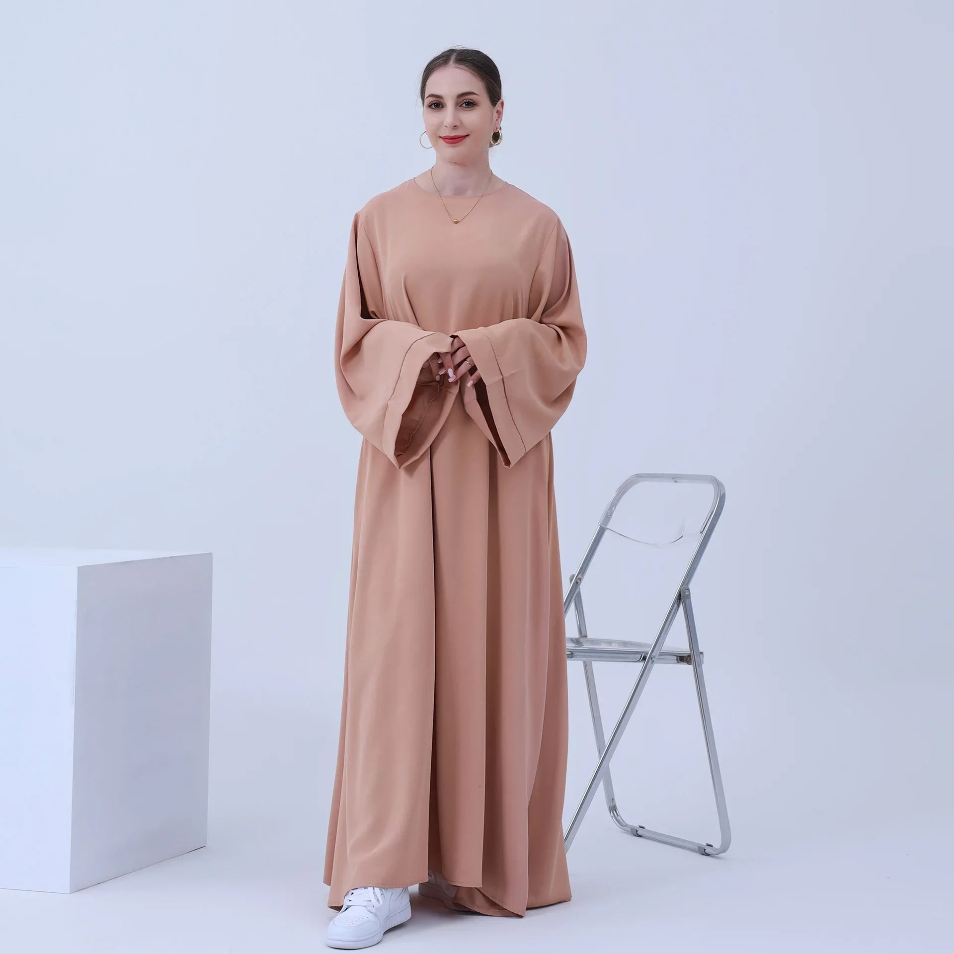 Women's Arabian Polyester Full Sleeve Solid Pattern Casual Abaya