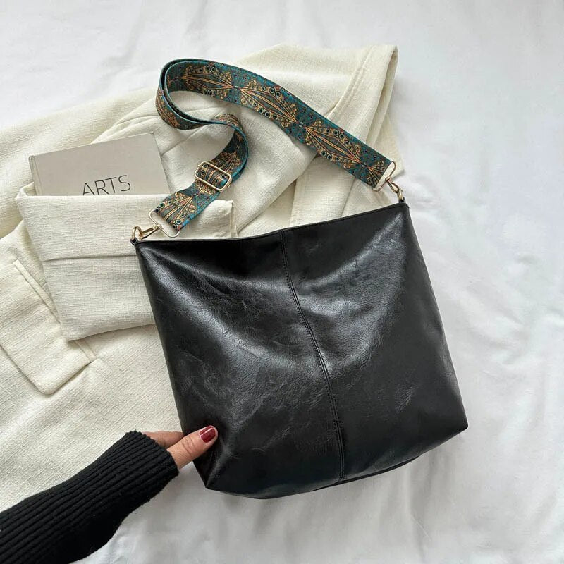 Women's PU Zipper Closure Solid Pattern Large Shoulder Bag